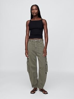 Gap - Mid Rise Barrel Cargo Pants